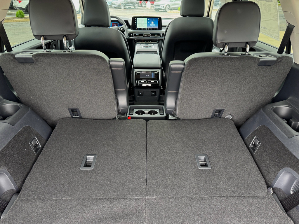 Vehicle image 11 of 41