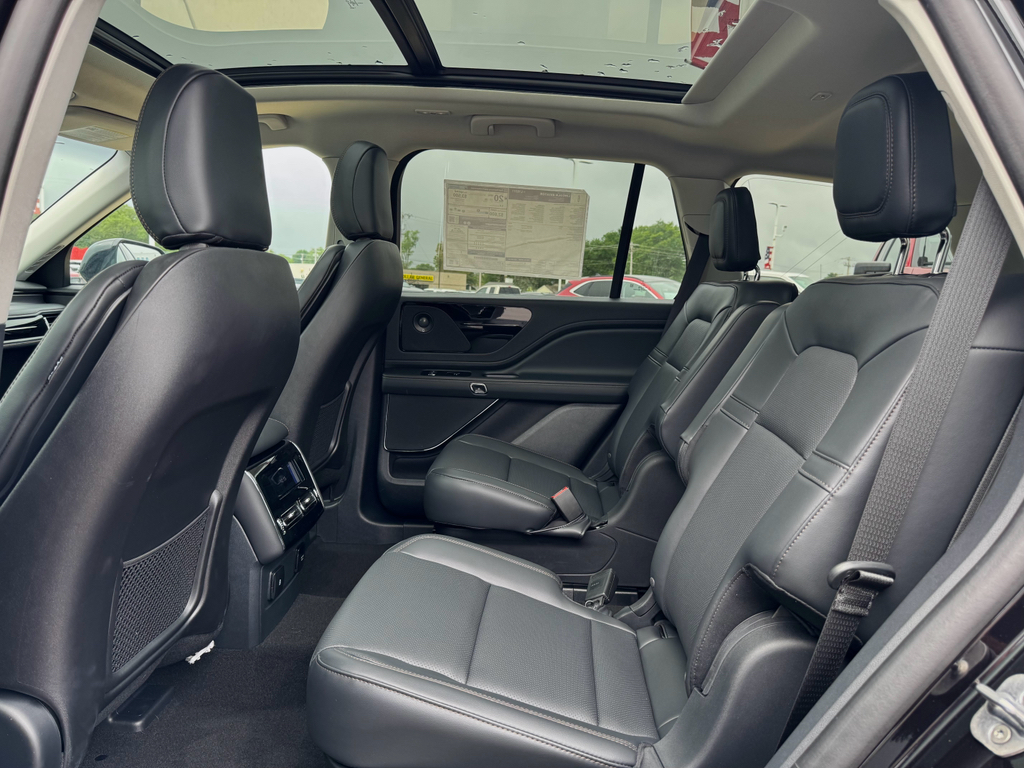 Vehicle image 14 of 41