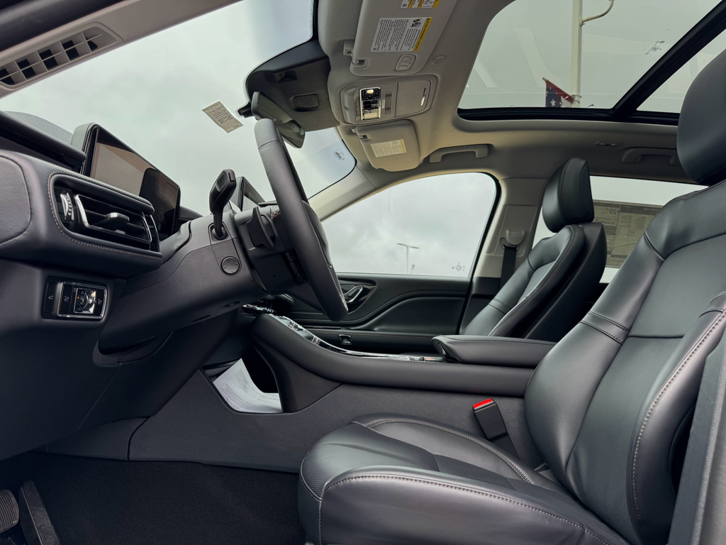 Vehicle image 34 of 41