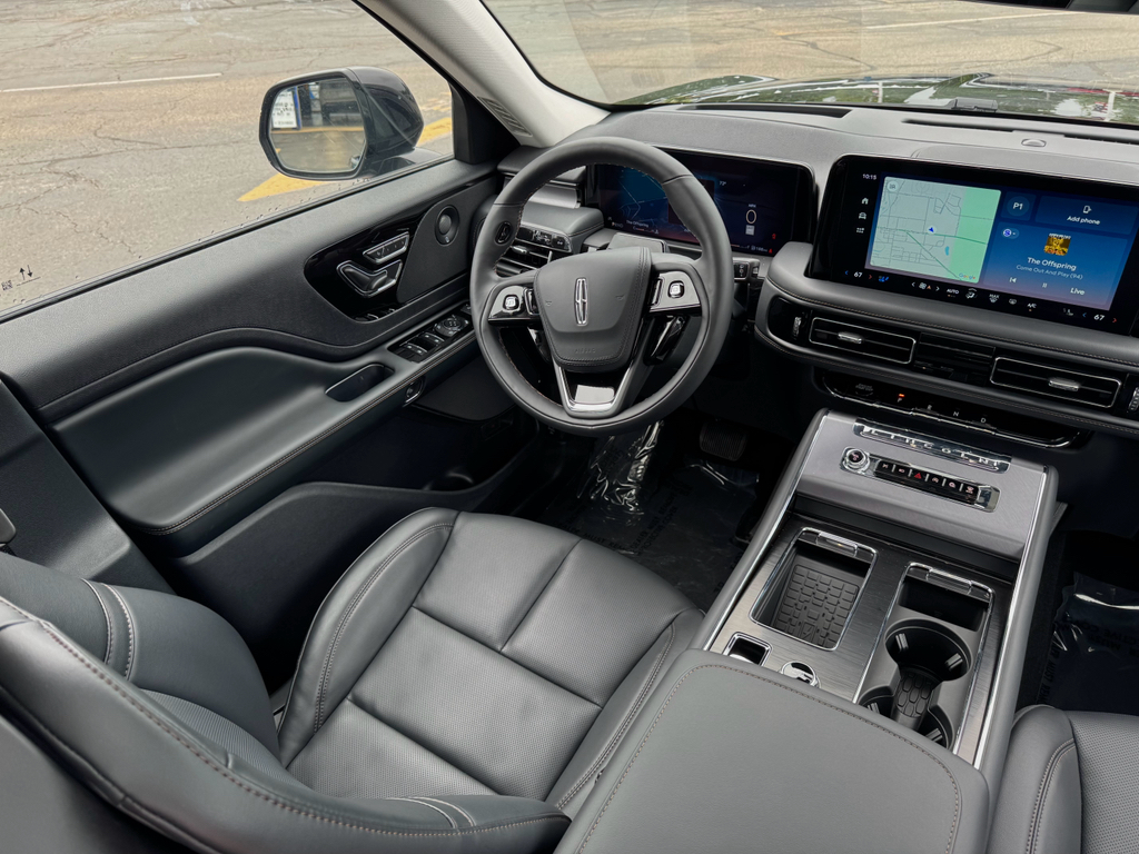 Vehicle image 23 of 41