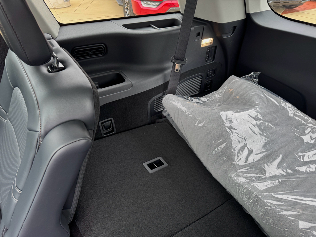 Vehicle image 18 of 41