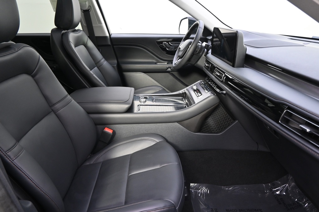Vehicle image 16 of 36