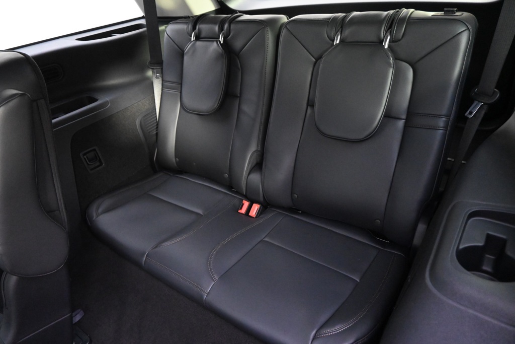Vehicle image 22 of 36