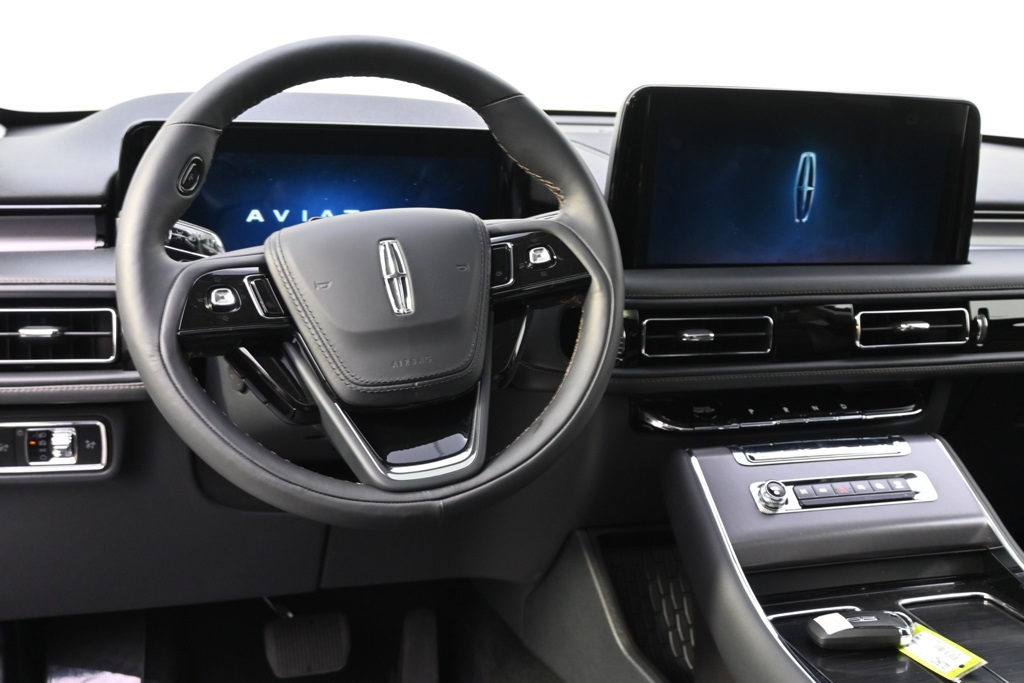 Vehicle image 12 of 36