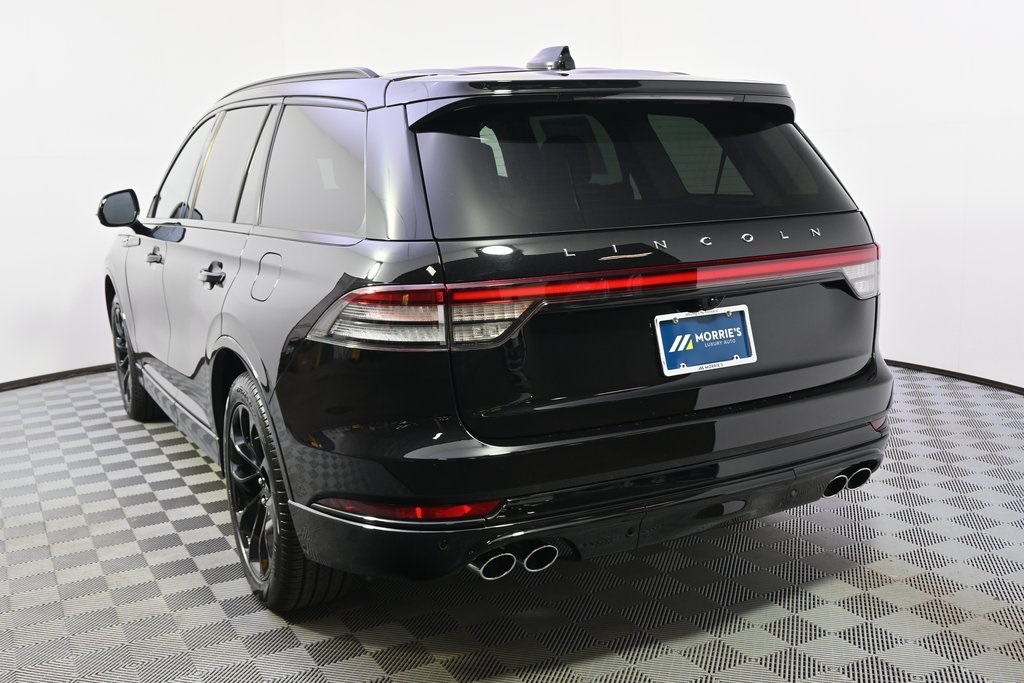 Vehicle image 10 of 36