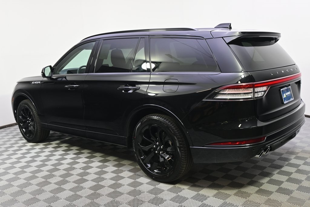 Vehicle image 9 of 36