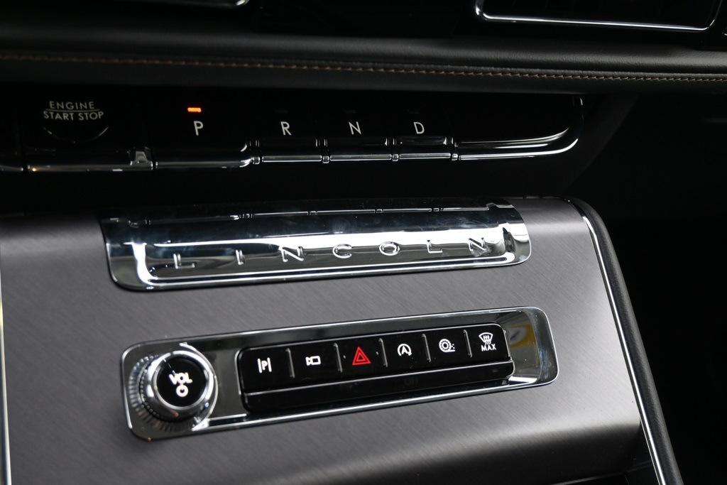 Vehicle image 31 of 36