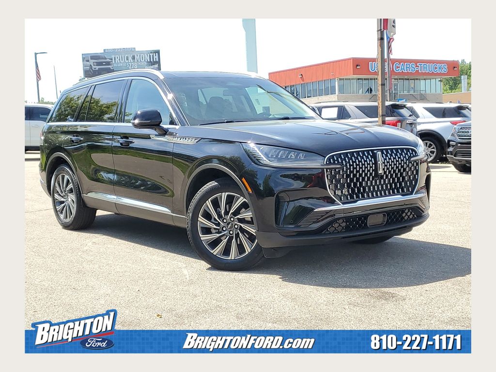 2025 Lincoln Aviator Premiere Image 3 of 38