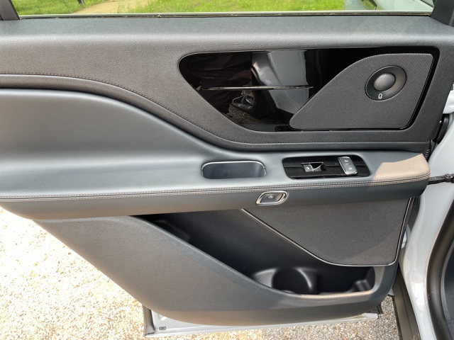 Vehicle image 41 of 61