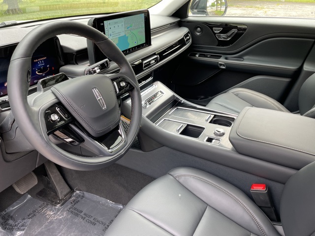 Vehicle image 9 of 61
