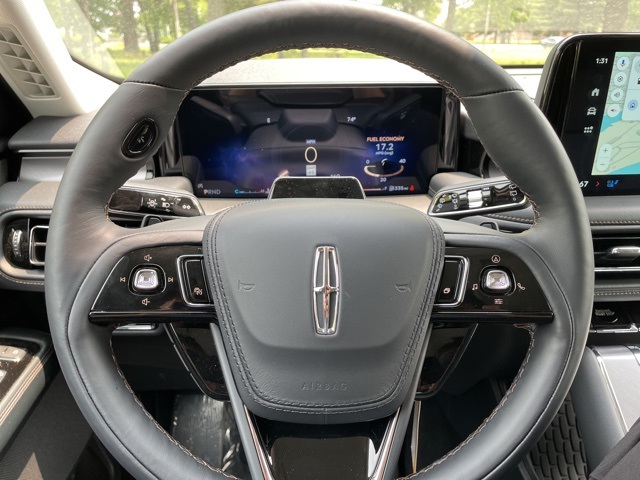 Vehicle image 11 of 61