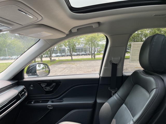 Vehicle image 20 of 61