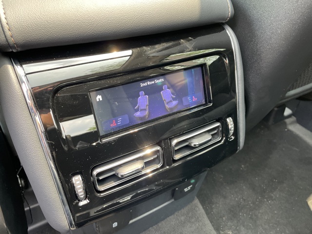Vehicle image 36 of 61