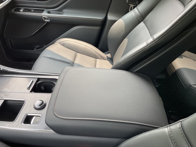 Vehicle image 18 of 61