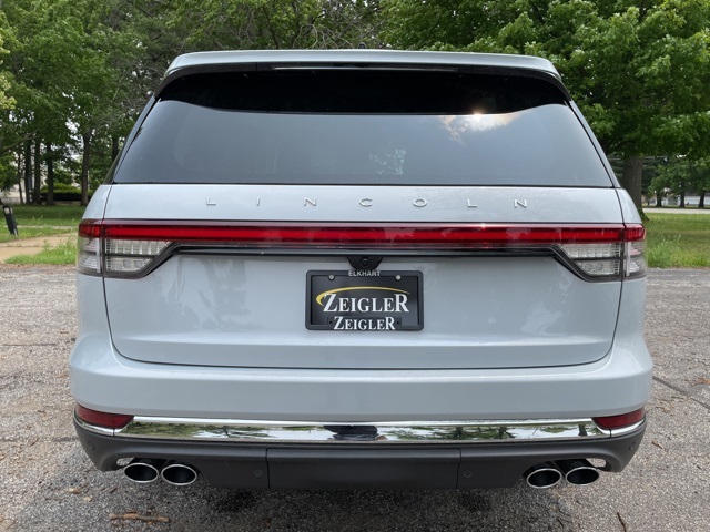 Vehicle image 5 of 61
