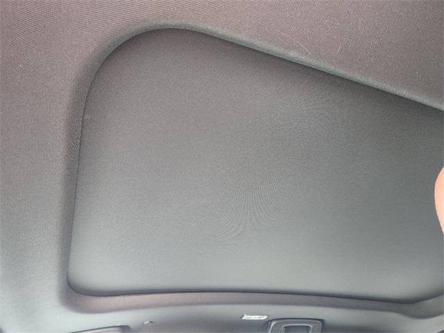 Vehicle image 23 of 31