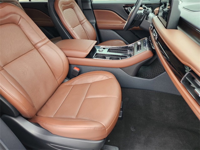 Vehicle image 13 of 31