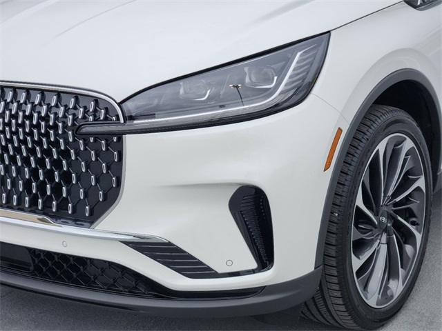 Vehicle image 8 of 31