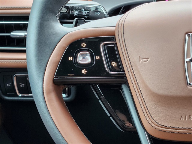 Vehicle image 26 of 31
