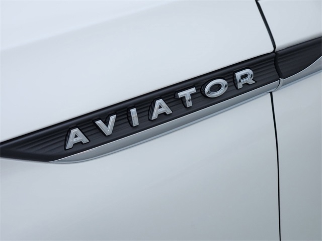Vehicle image 10 of 31