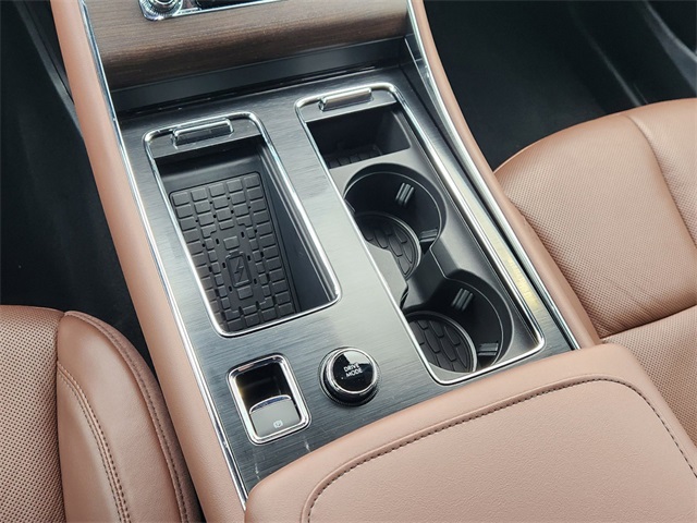 Vehicle image 20 of 31