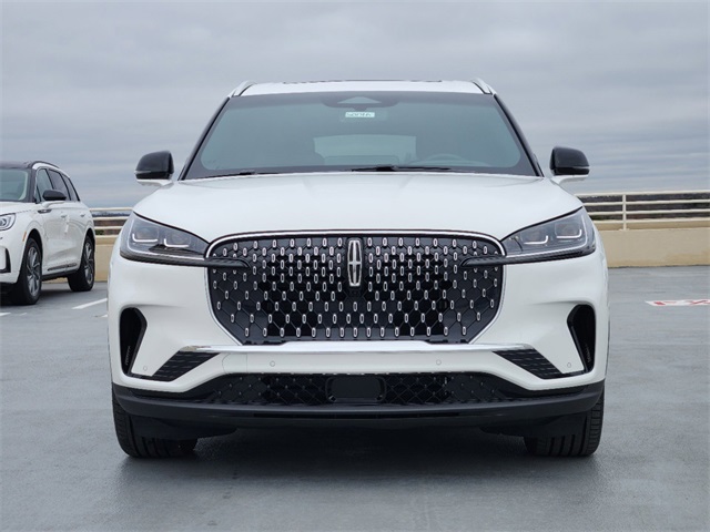 Vehicle image 2 of 31