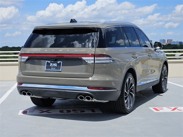 Vehicle image 4 of 32