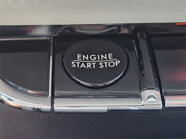 Vehicle image 15 of 32