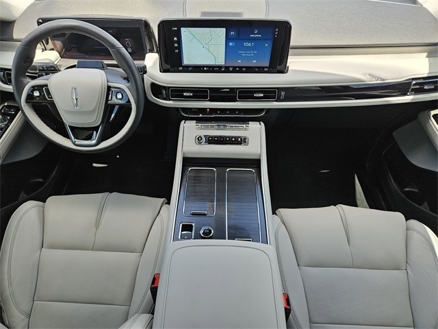 Vehicle image 13 of 32