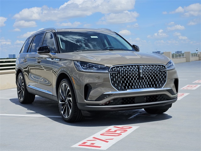 Vehicle image 3 of 32