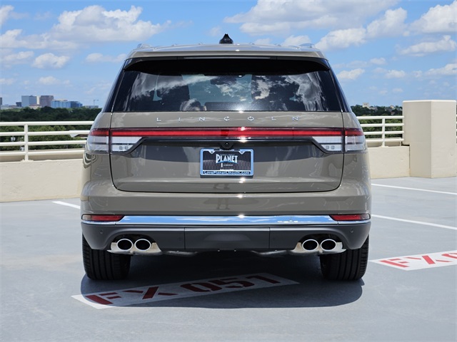 Vehicle image 5 of 32
