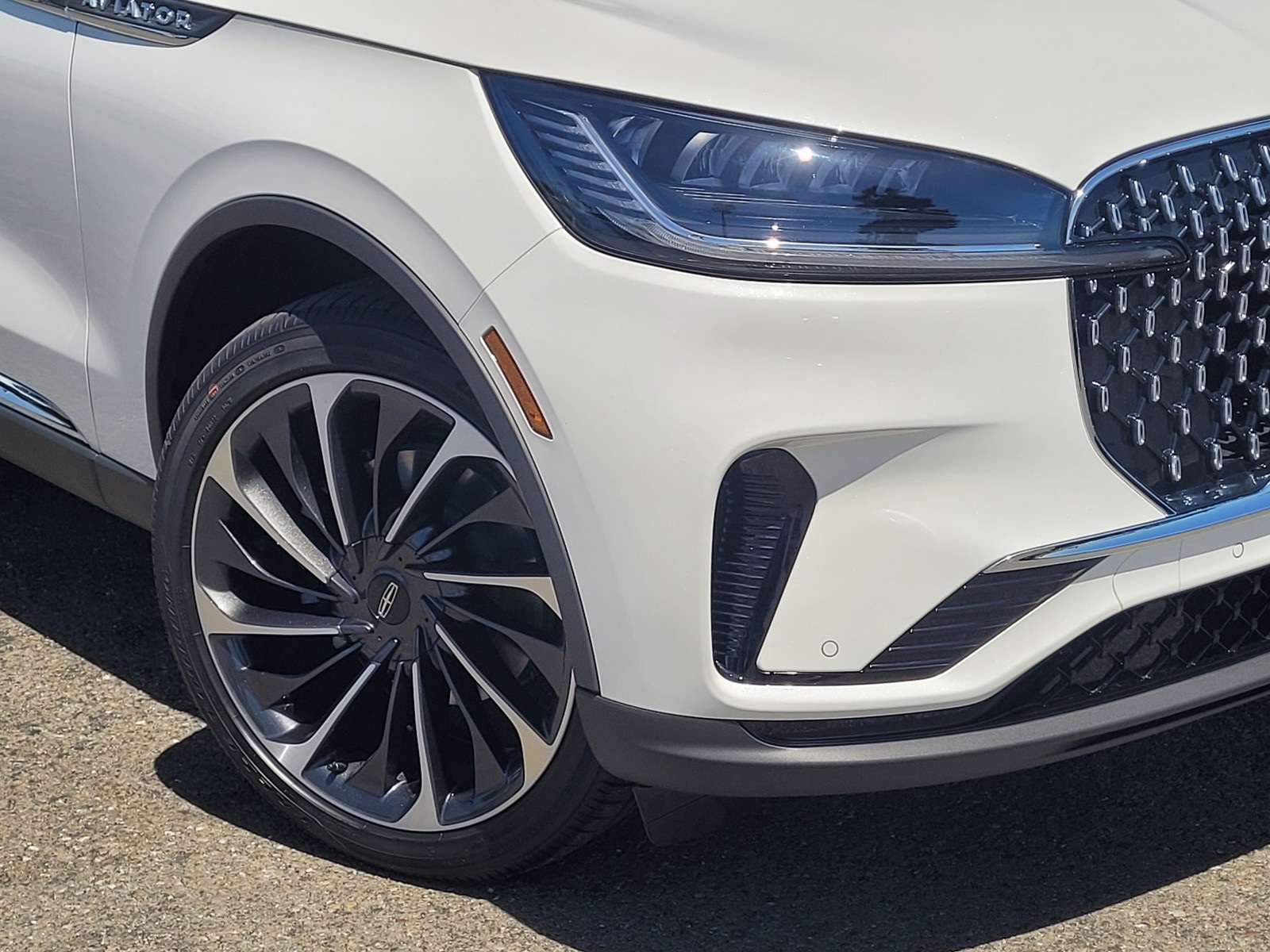 Vehicle image 6 of 12