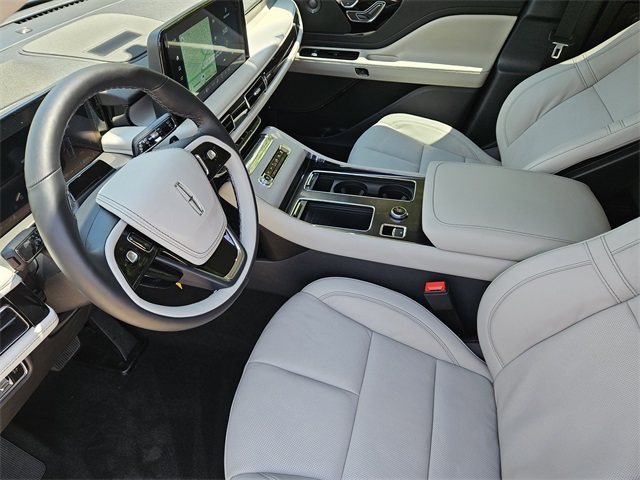 Vehicle image 12 of 32