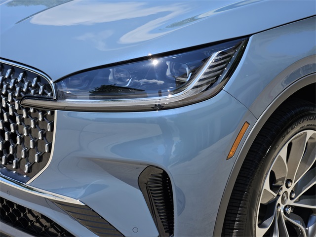 Vehicle image 9 of 32