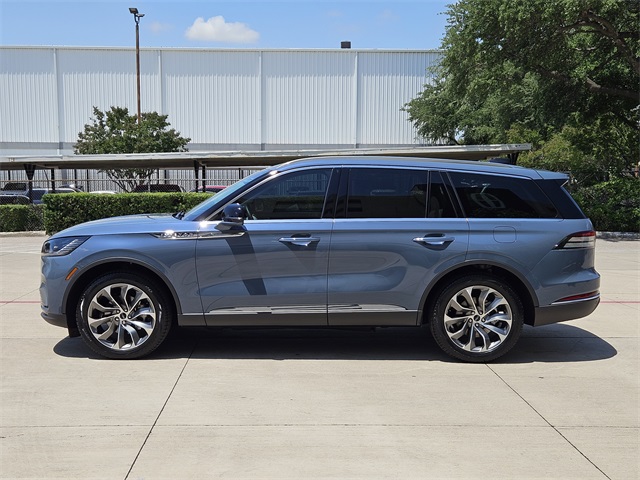 Vehicle image 7 of 32