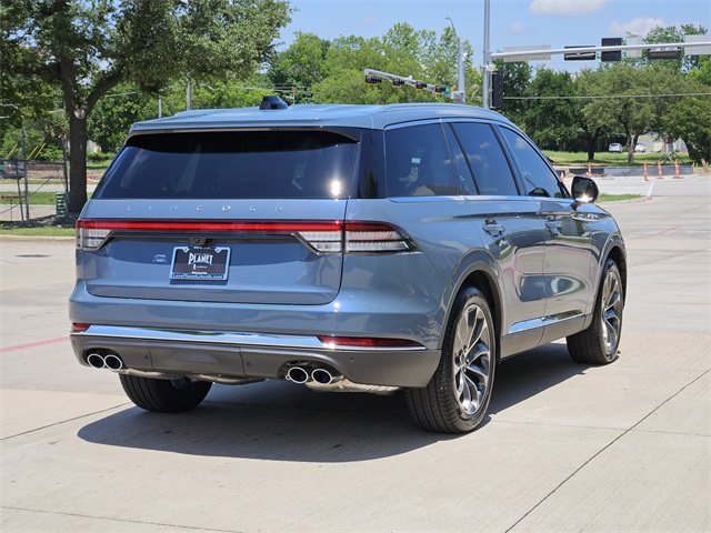 Vehicle image 4 of 32