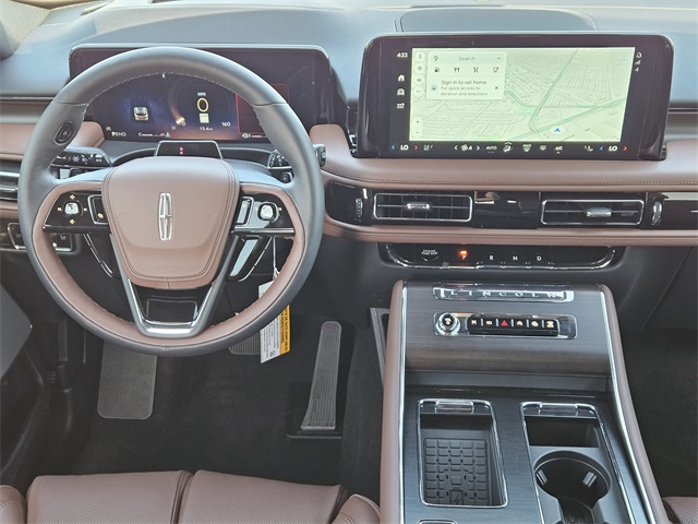 Vehicle image 25 of 32