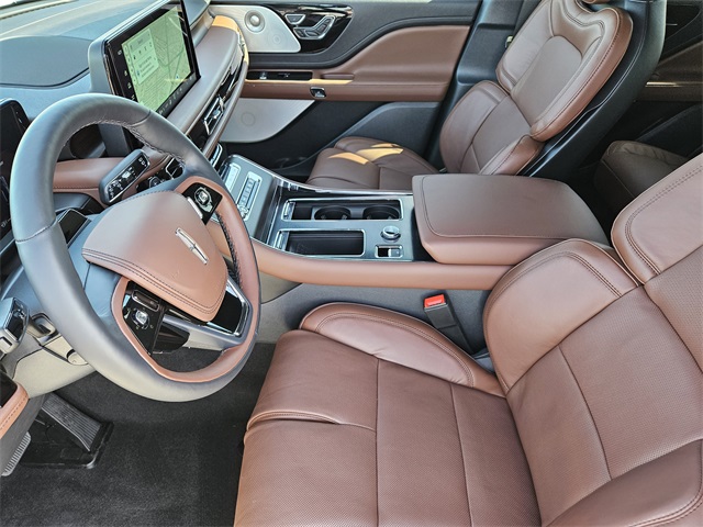 Vehicle image 12 of 32