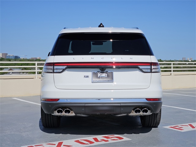 Vehicle image 6 of 32