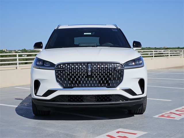 Vehicle image 2 of 32