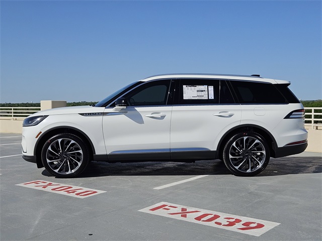 Vehicle image 7 of 32