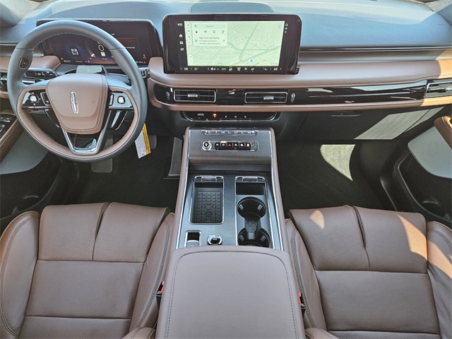 Vehicle image 24 of 32