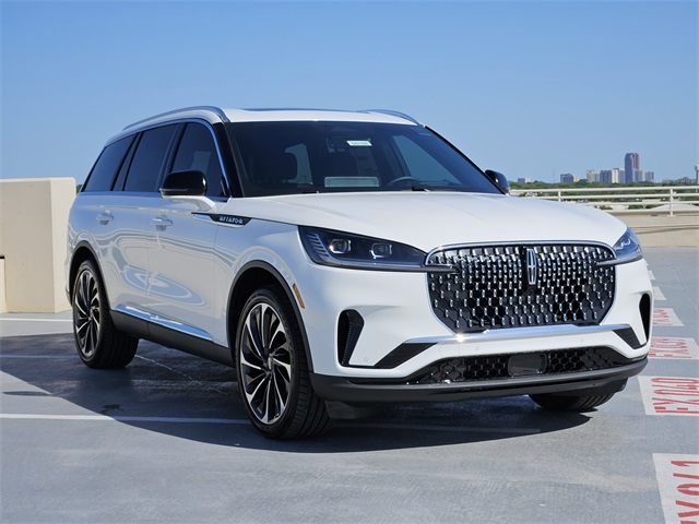 Vehicle image 3 of 32