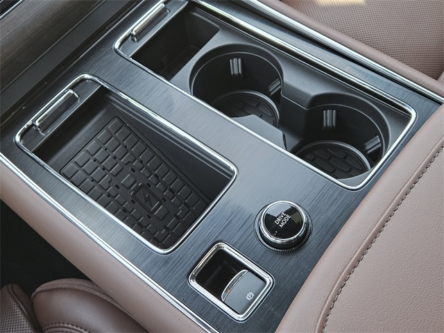 Vehicle image 19 of 32