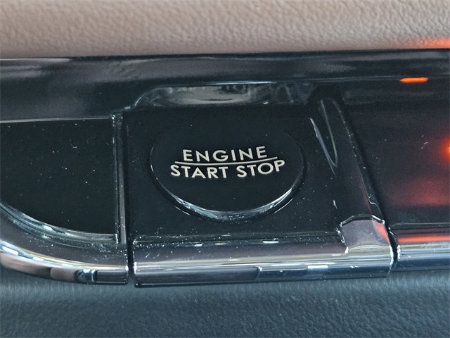 Vehicle image 20 of 32