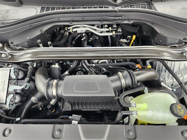 Vehicle image 8 of 31
