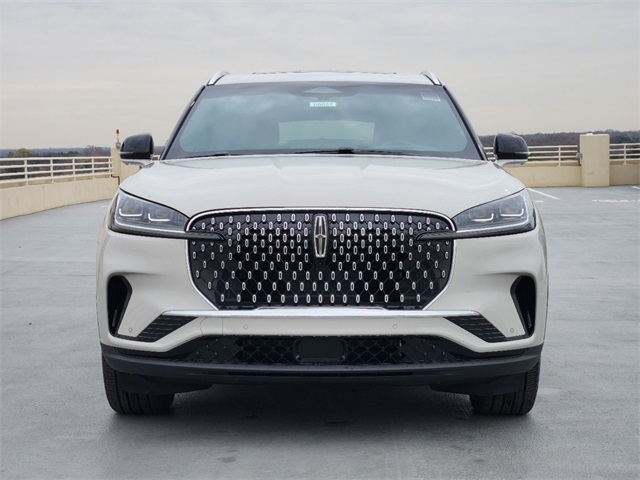Vehicle image 2 of 31