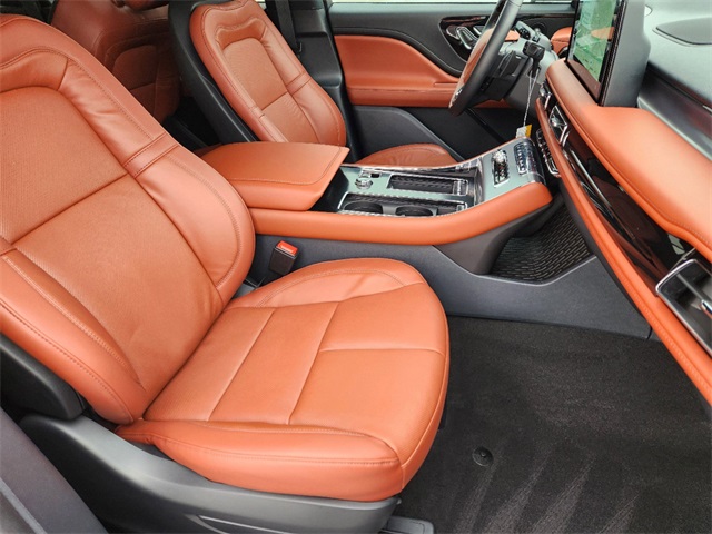 Vehicle image 13 of 31