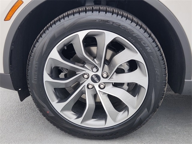 Vehicle image 9 of 31