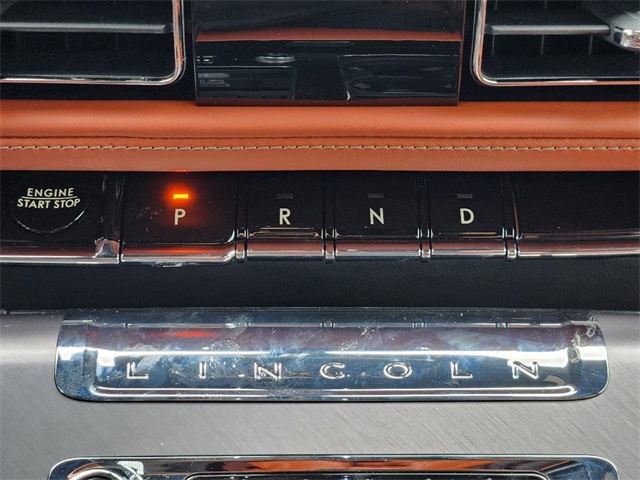Vehicle image 25 of 31